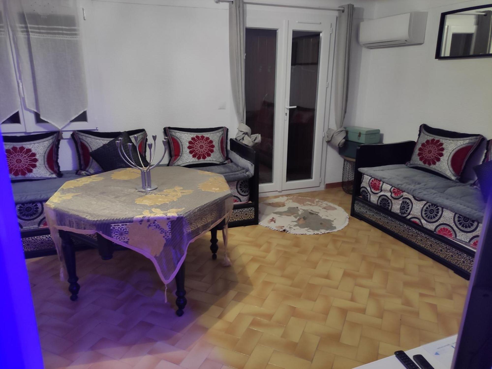 Maison En Rez-De Chaussee Pres Du Centre Ville D'Arles Pokoj fotografie